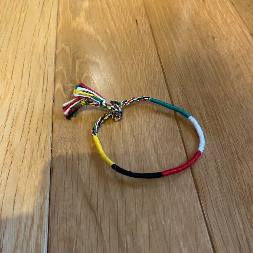 String bracelet - Picture 2 of 3
